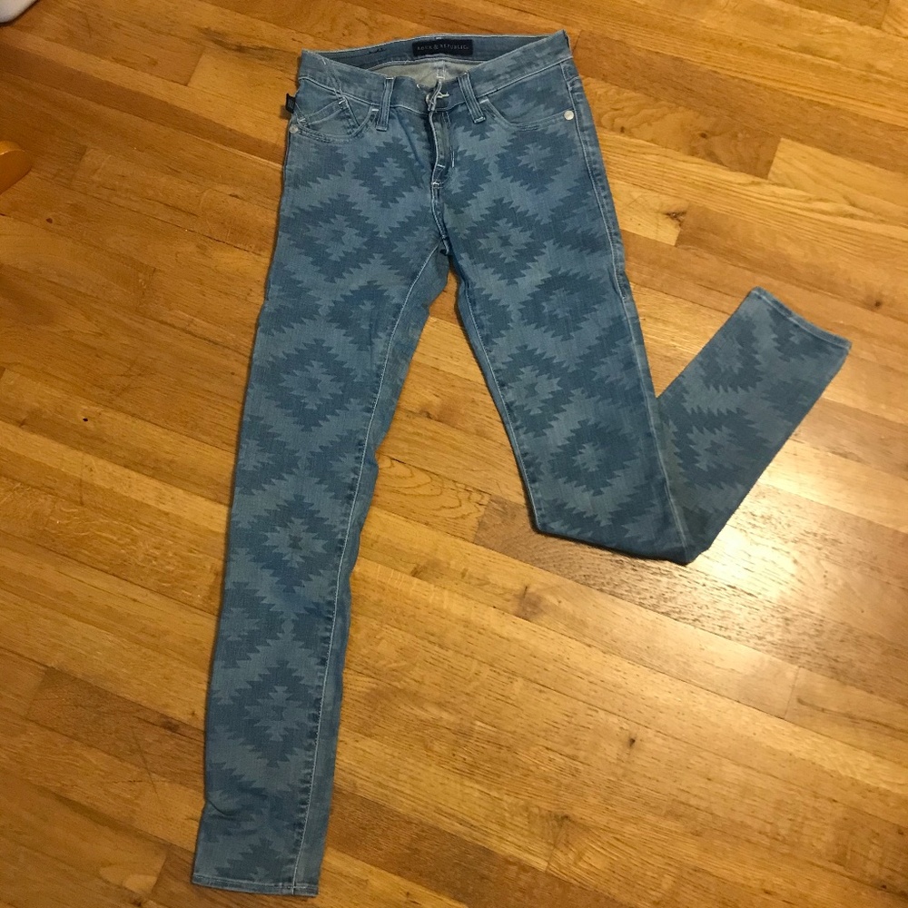 Rock & Republic Aztec Medium/Light Wash Jeans